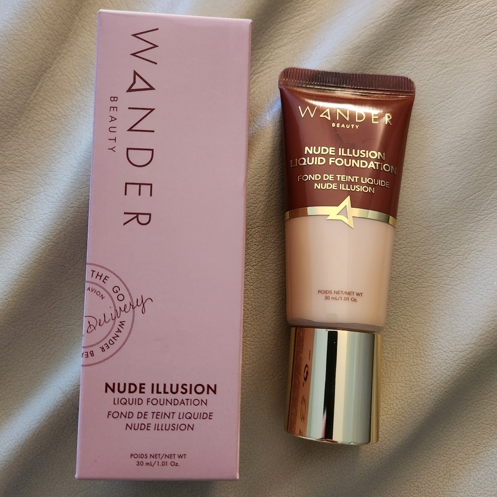 WANDER Beauty Nude Illusion Liquid Foundation in Shade Light